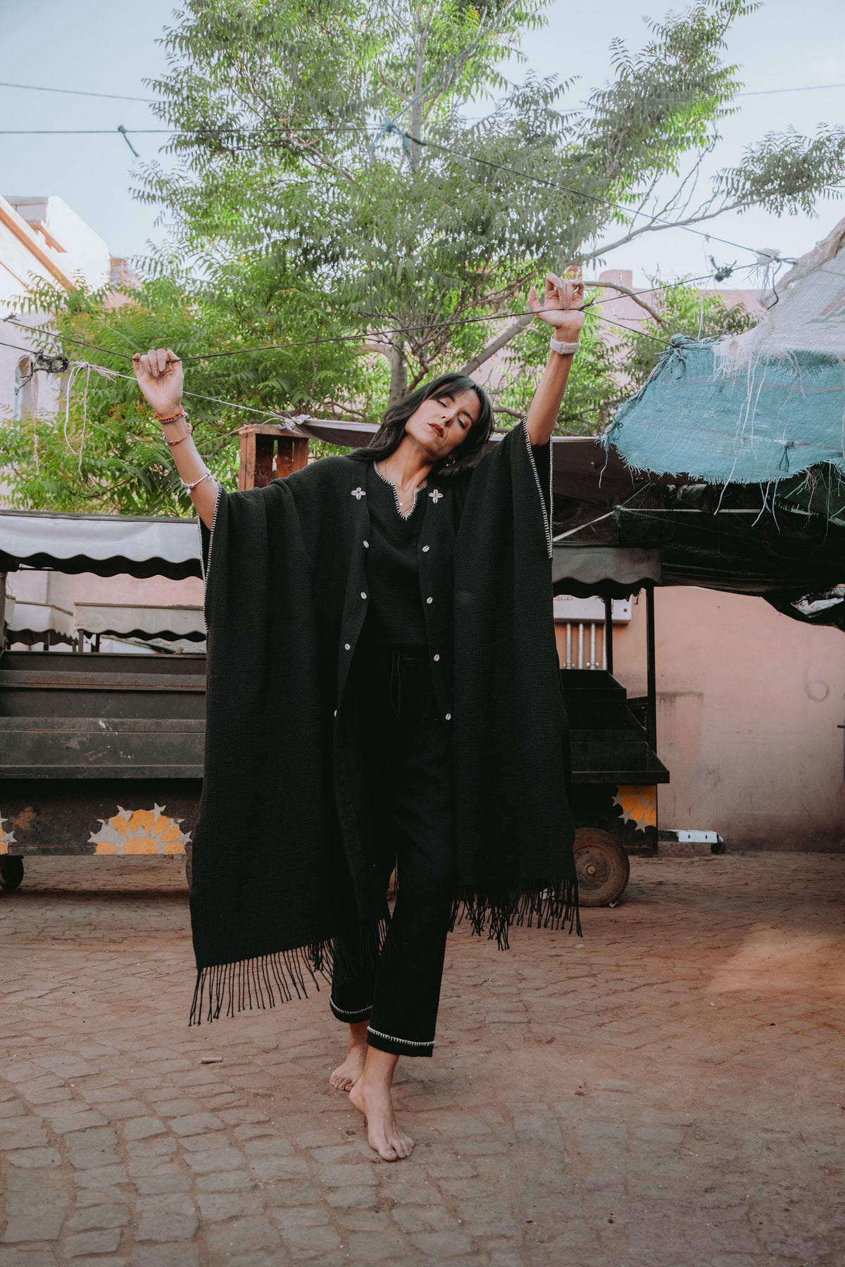 LILYA Poncho- Unisex